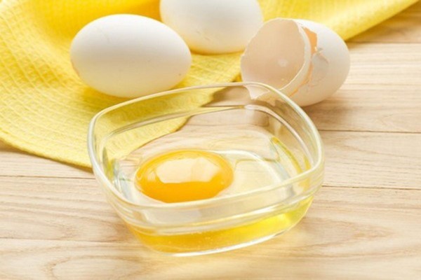 Ăn trứng gà sống có tác dụng gì? Có nên ăn trứng sống không?